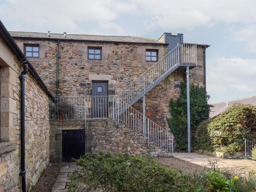Akeld Casa | Hollyhock