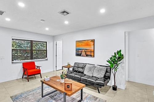 Little Ranches Casa | Hollywood 2 Bdrm New Furnished Beach Vacation Lb2