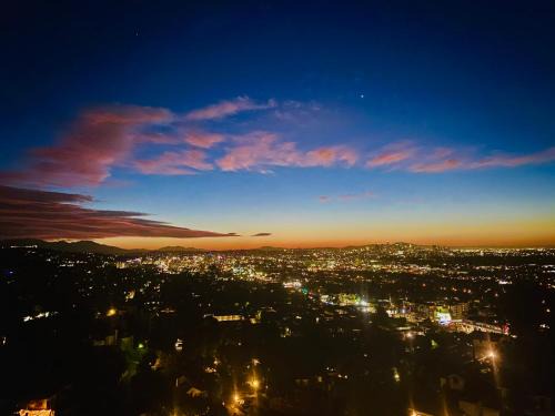 Hollywood Hills West Casa | Hollywood hill stunning view cozy private room