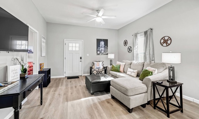 Covington Casa | Hollywood of the south 3bed 2bath, Short walk to the square