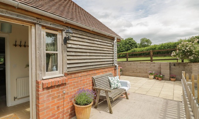 Pudleston Cabaña | HOLMER FARM, pet friendly in Leominster