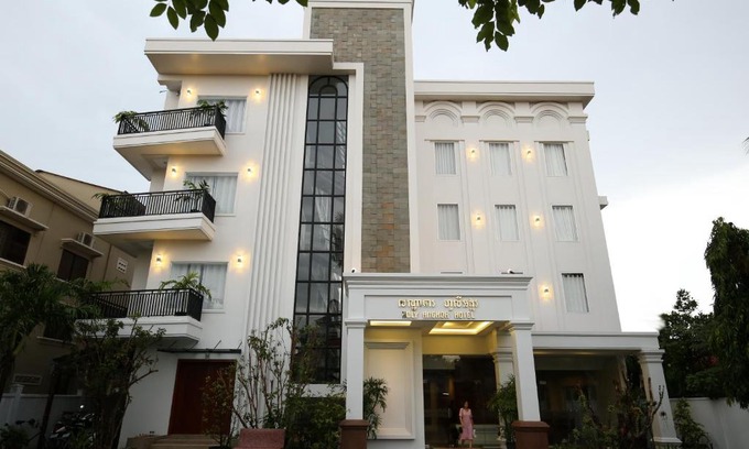 Taphul Village Area Hotel | Holy Angkor Deluxe Hotel