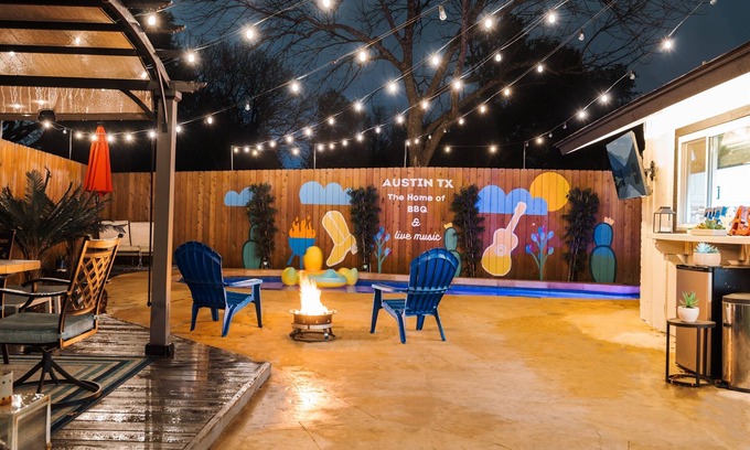 East Congress Casa | HOLY DUCK! Free Heated Pool ~Outdoor TV's~ Firepit