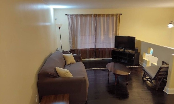 Morrow Casa | Holy Home 3-bedroom with AC and WiFi. Bless you in Morrow. Peace & a low price.