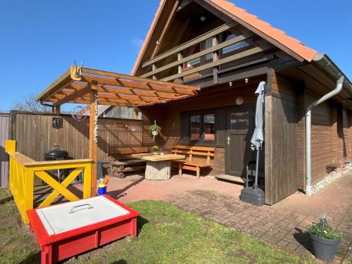 Mechelsdorf Apartamento | Holz-Ferienhaus Mechelsdorf, nahe Ostseebad Kühlungsborn