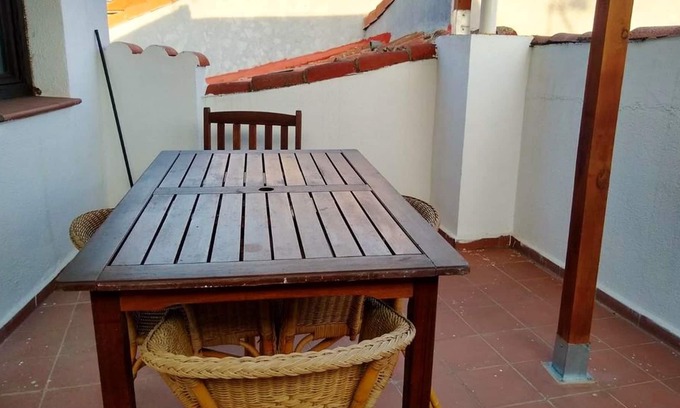 San Martín de Valdeiglesias Apartamento | Homerez - Appartement for 5 ppl. with terrace at San Martín de Valdeiglesias