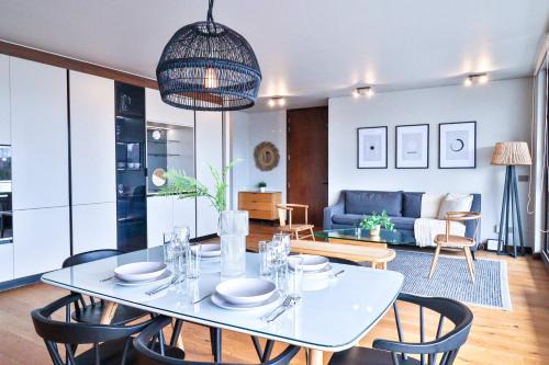 Vitacura Apartamento | HOM I 2D2B cerca al mall Parque Arauco con Parking AV103