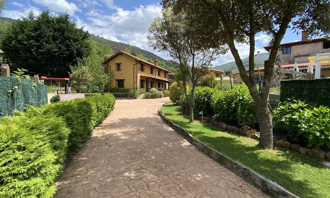 Celis Cabaña | CASA 1 En la montaña y cerca de la playa