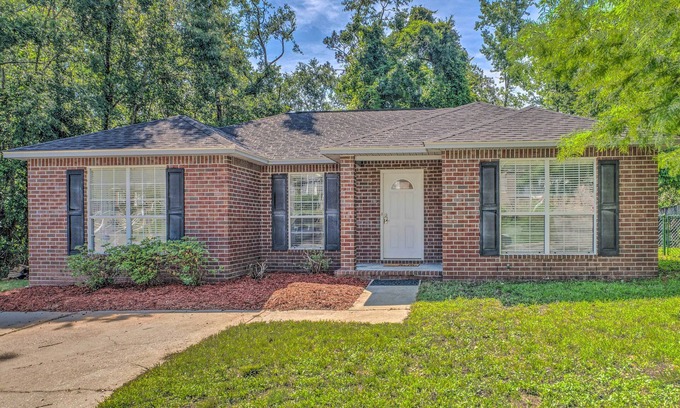 North Northwest Pensacola Casa | Home 10 Mi to Downtown Pensacola: Pets Welcome!