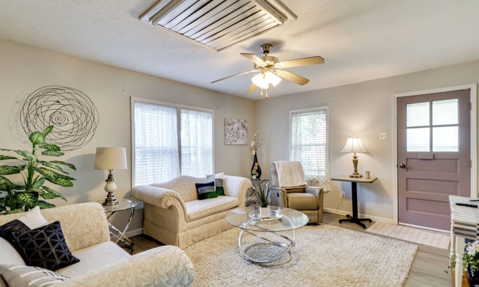 Litchfield Casa | Home < 3 Mi to Rte 66 & Lake Lou Yaeger!