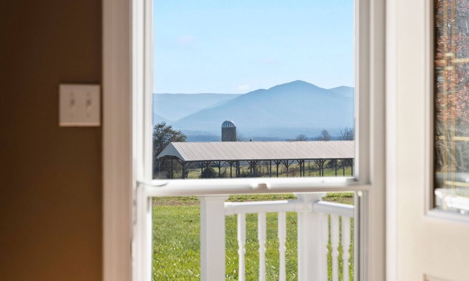 McGaheysville Casa | Home at the foot of Massanutten! Only 3 minutes from the Water Park