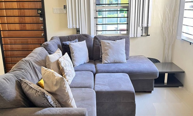 Claremont Villa | Home Away From Home, Tranquility @ Draxhall Manor
