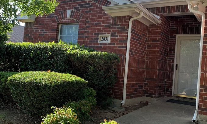 Oak Cliff Casa | Home Away from Home 3-bedroom house in brilliant Dallas with WiFi, AC