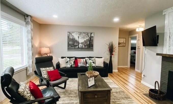 Minnehaha Casa | HOME AWAY FROM HOME 3 Bd 2 bath