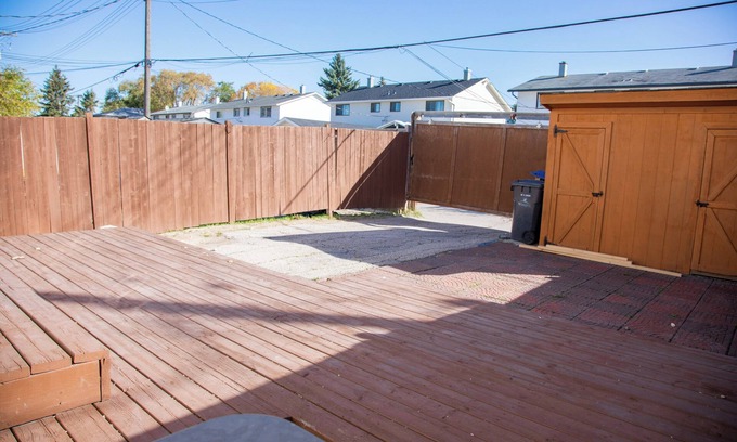 Winnipeg Casa | Home Away from Home! Family-sized vacations, group getaways, business trips,