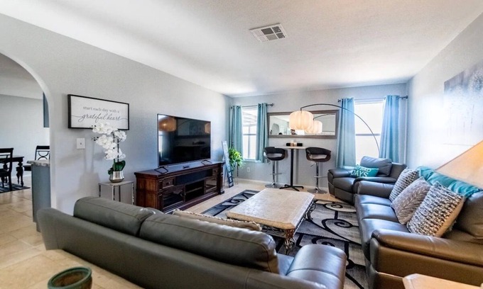 Highland Hills Casa | Home away from home in delightful Henderson with AC