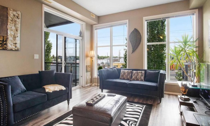 North Central Edmonton Apartamento | Home Away from Home Peaceful Gateway Wifi,UGprkg
