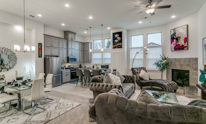 Lewisville Casa | Home away from home