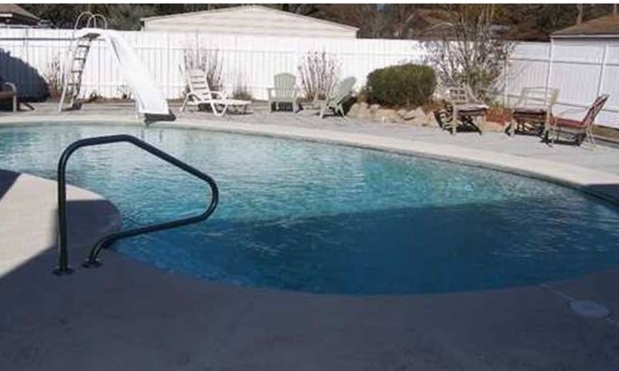 Lynn Haven Casa | Home Away from Home and Cozy with Salt Water Pool and Hot Tub