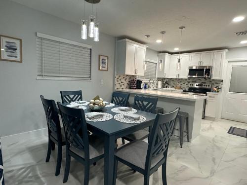 Florida Ridge Casa | Home Away From Home