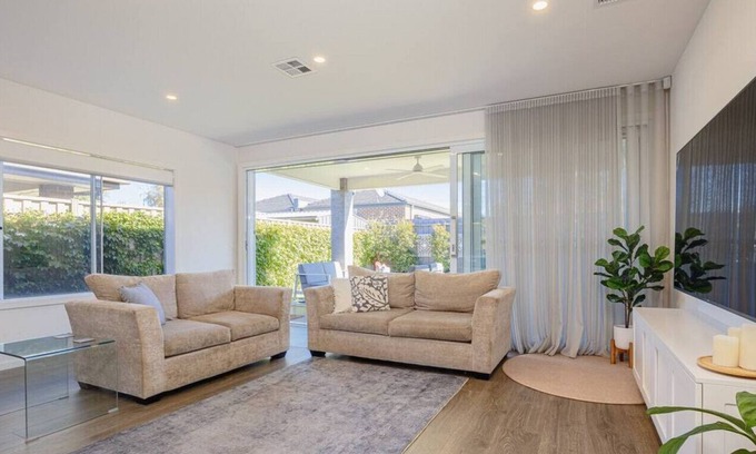Keilor East Casa | Home Away from the Home