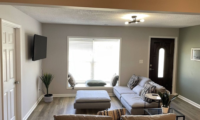Hubert Casa | Home Base @ TopShelfStays. Close to Camp Lejeune and the beaches!