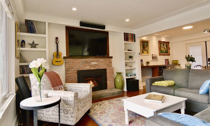 South Central Casa | Home Close to Beach and Downtown. Licensed short term rental.