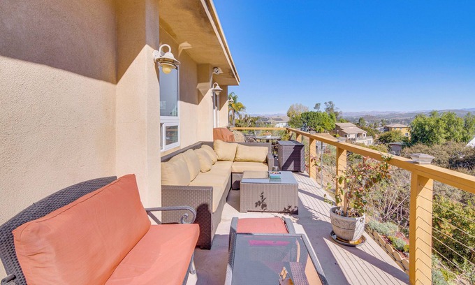 Thousand Oaks Casa | Home Close to Trails & Shopping in Thousand Oaks!