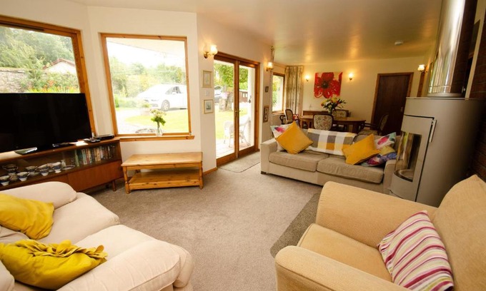 South Galson Casa | Home Comforts in Peaceful 2 Acres