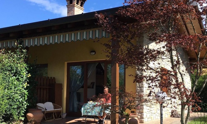 Songavazzo Casa | HOME FALECCHIO con piscina en el verde de las montañas de Orobiche