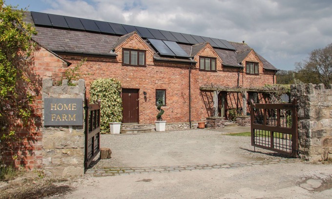 Saint Asaph Cabaña | Home Farm, ST ASAPH