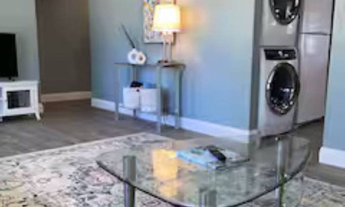 Englewood Casa | Home for the Family