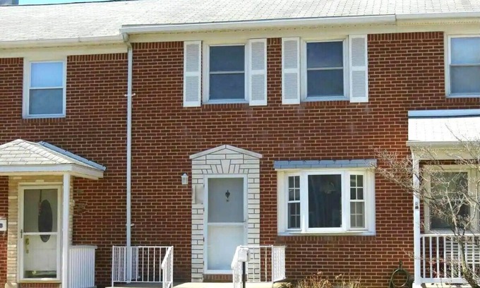Parkville Casa | Home for the Holidays Near Baltimore
