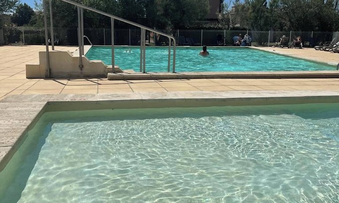 Saint-Saturnin-les-Avignon Casa | Homerez - Casa acogedora en Saint-Saturnin, piscina