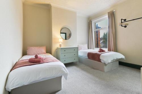 Rotherham Apartamento | Home from Home 4 Bed - Ideal for Workers & Great for Groups, FREE Parking, Spacious, Pet Friendly Netflix