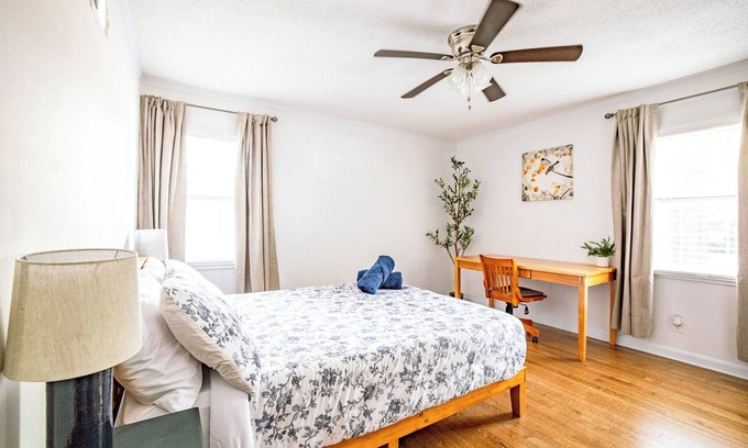 Audubon Park Casa | Home Gym | Walk-in Shower | Spacious 3BR