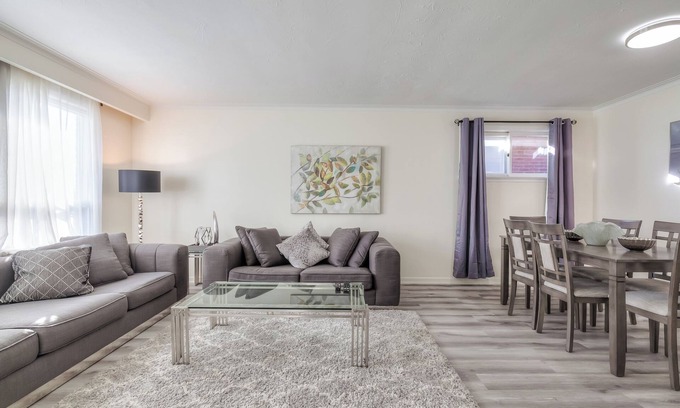 Scarborough Casa | Home In Bluffers! 5 minutes to the Bluffers Park