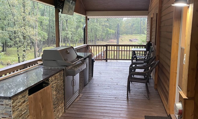 Catskill Casa | Home in Catskill - Cozy w/ BBQ, Hot Tub; Fire Pit