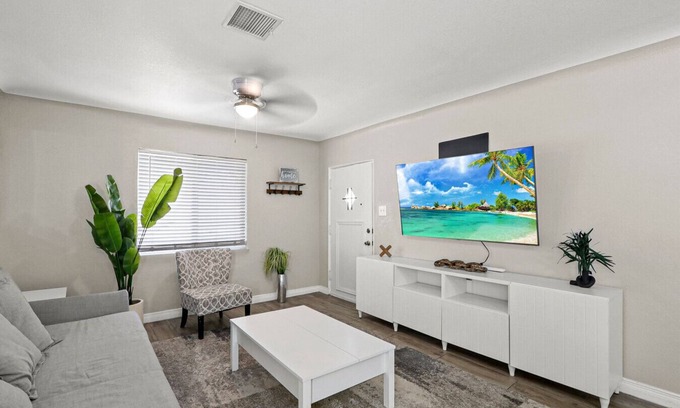 El Paso Casa | Home in central El paso / Medical Ctr of Americas