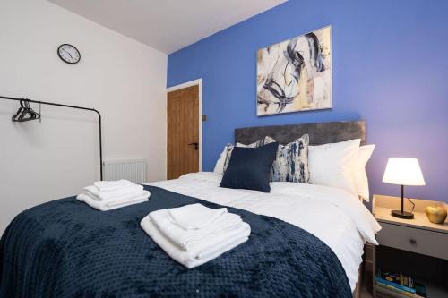 Birkenhead Apartamento | Home in Merseyside, Birkenhead, Wirral Peninsular
