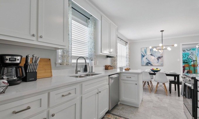 Savannah Casa | Home in Savannah 3BR/1BA Home Sleeps 6 /Dog Friendly