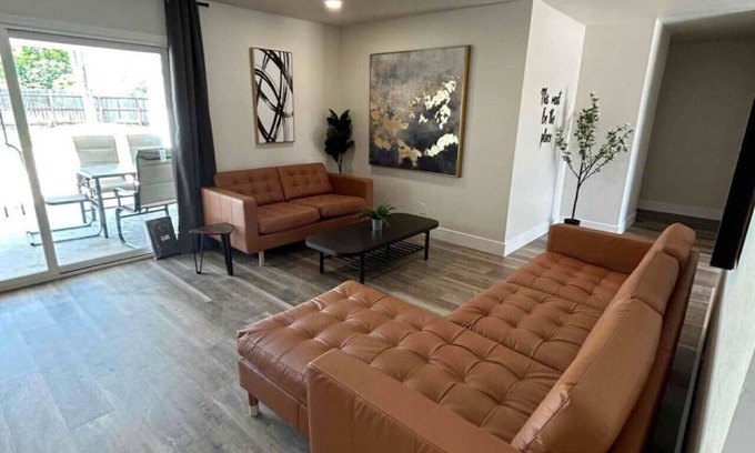 Fresno Casa | Home in the City: 4BR Fresno Retreat