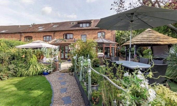 Pershore Casa | The Vale of Evesham-Home-Confortable-Baño con bañera