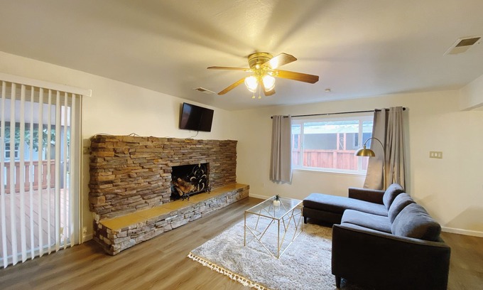 Union City Casa | Home in Union City