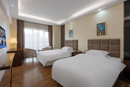 Longquanyi Hotel | Home Inn Paibaiyun Hotel Chengdu Longquanyi Normal University Modern Garden Branch