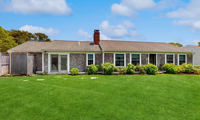 South Chatham Casa | Home near beach & tennis/basketball court with firepit, grill, & patio
