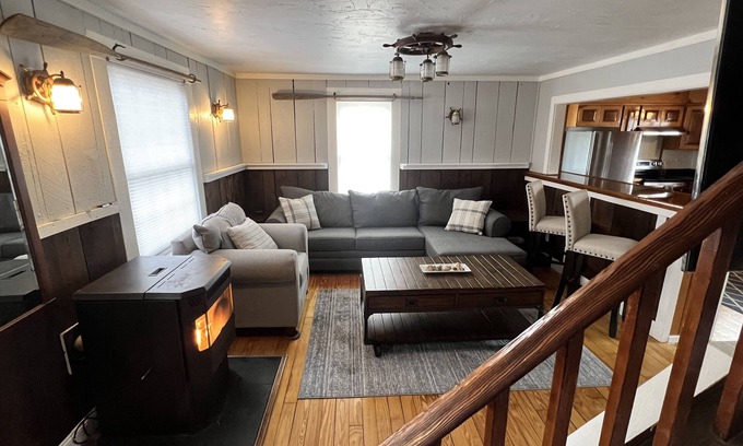 Old Orchard Beach Casa | Home near Ocean Park. Two 24-hour Beach Parking Passes Included! No cleaning fee