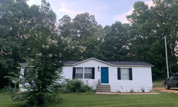 Dover Casa | Home near piney close to everything but tucked away