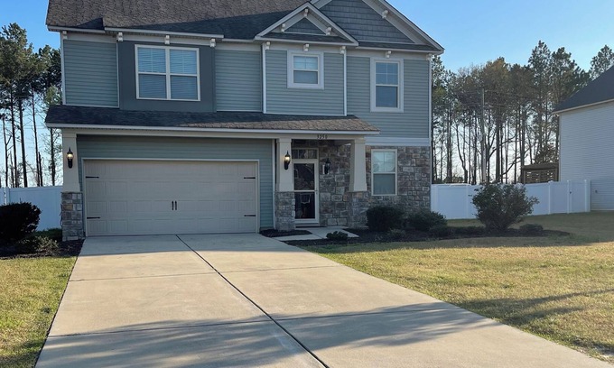 Elliott Casa | Home Near Shaw Airforce Base Close to Major Attractions, Food, & Entertainment