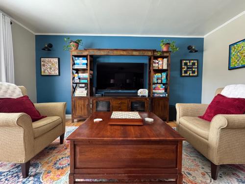 Mount Morris Casa | Home nestled near the north entrance to Letchworth State Park and by SUNY
